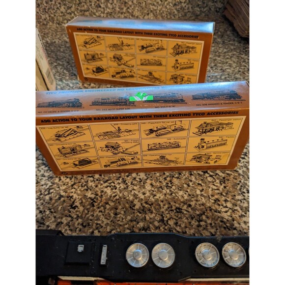 Vintage Tyco Trains lot of 7 Amtrak Baby Ruth Wesson In and Out of Box Condition - Picture 12 of 15